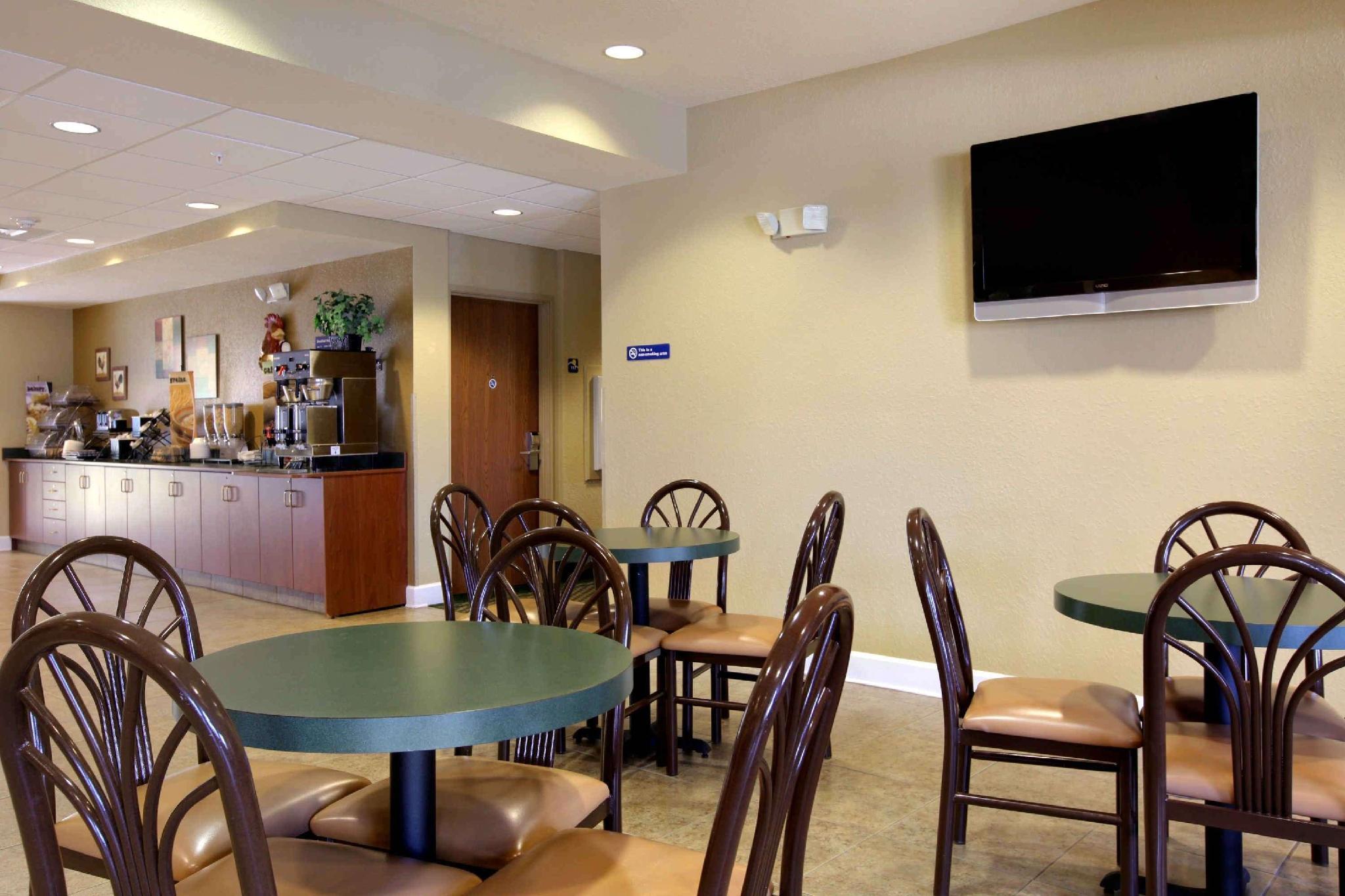 Microtel Inn And Suites - Zephyrhills Extérieur photo