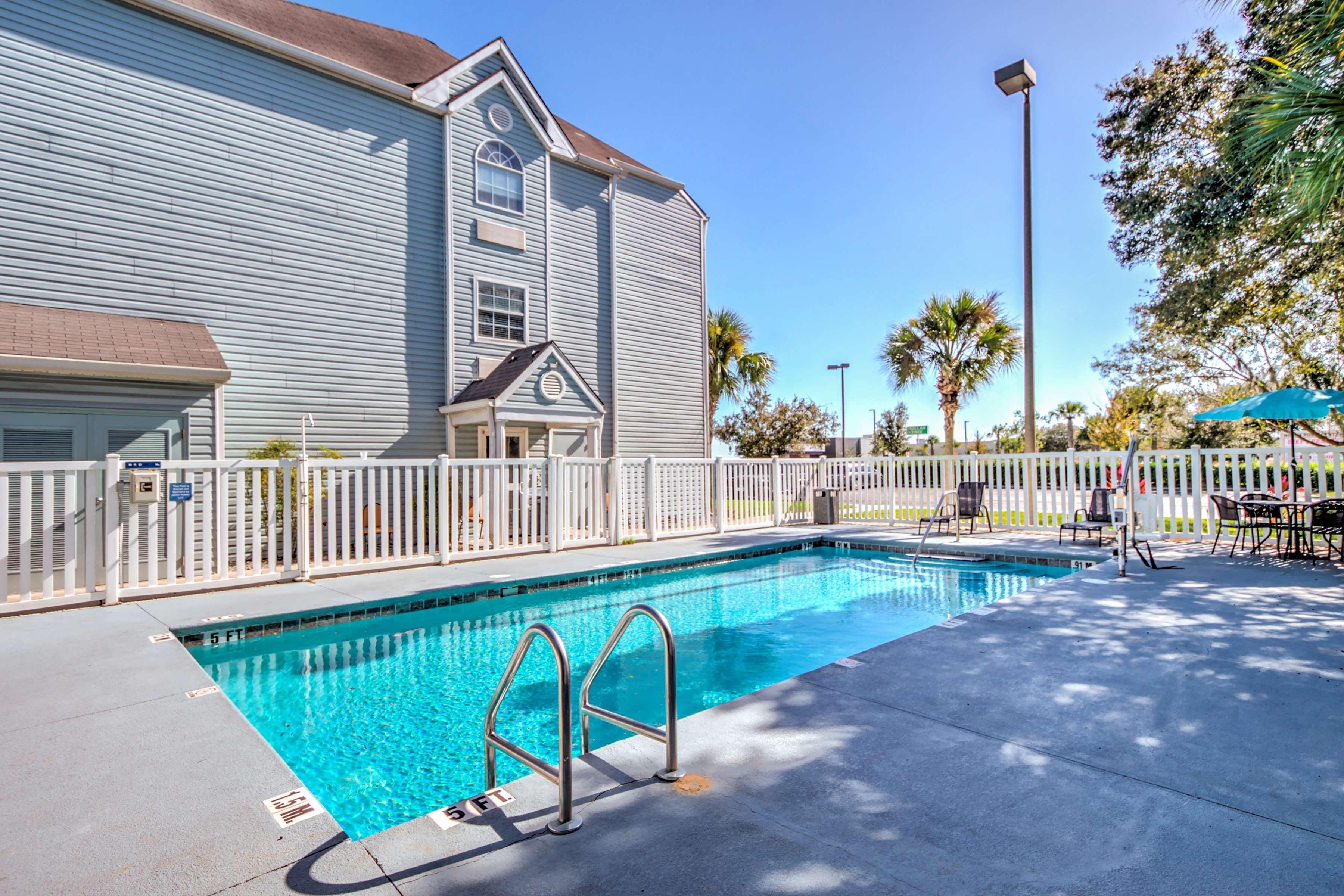 Microtel Inn And Suites - Zephyrhills Extérieur photo