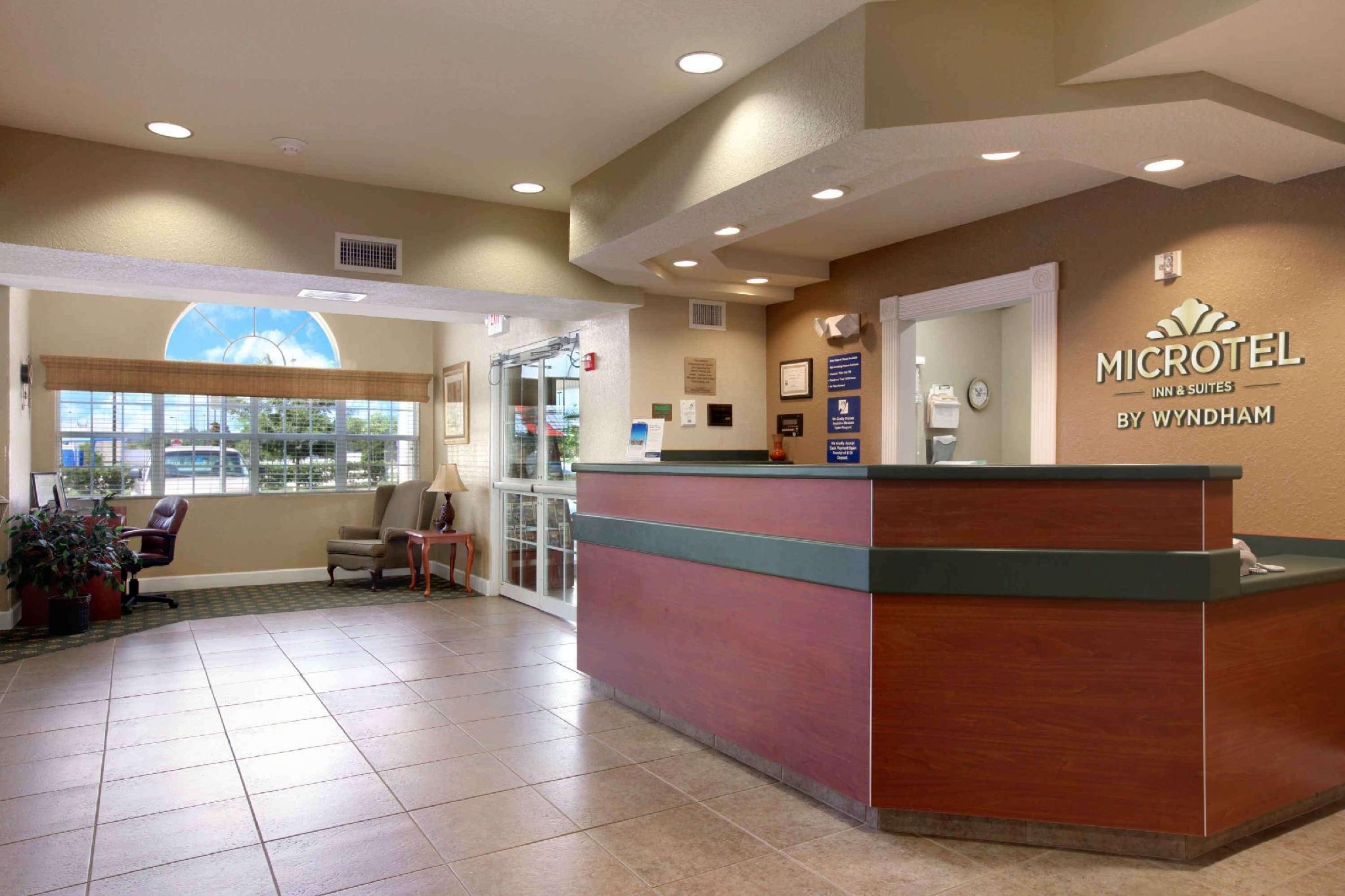 Microtel Inn And Suites - Zephyrhills Extérieur photo