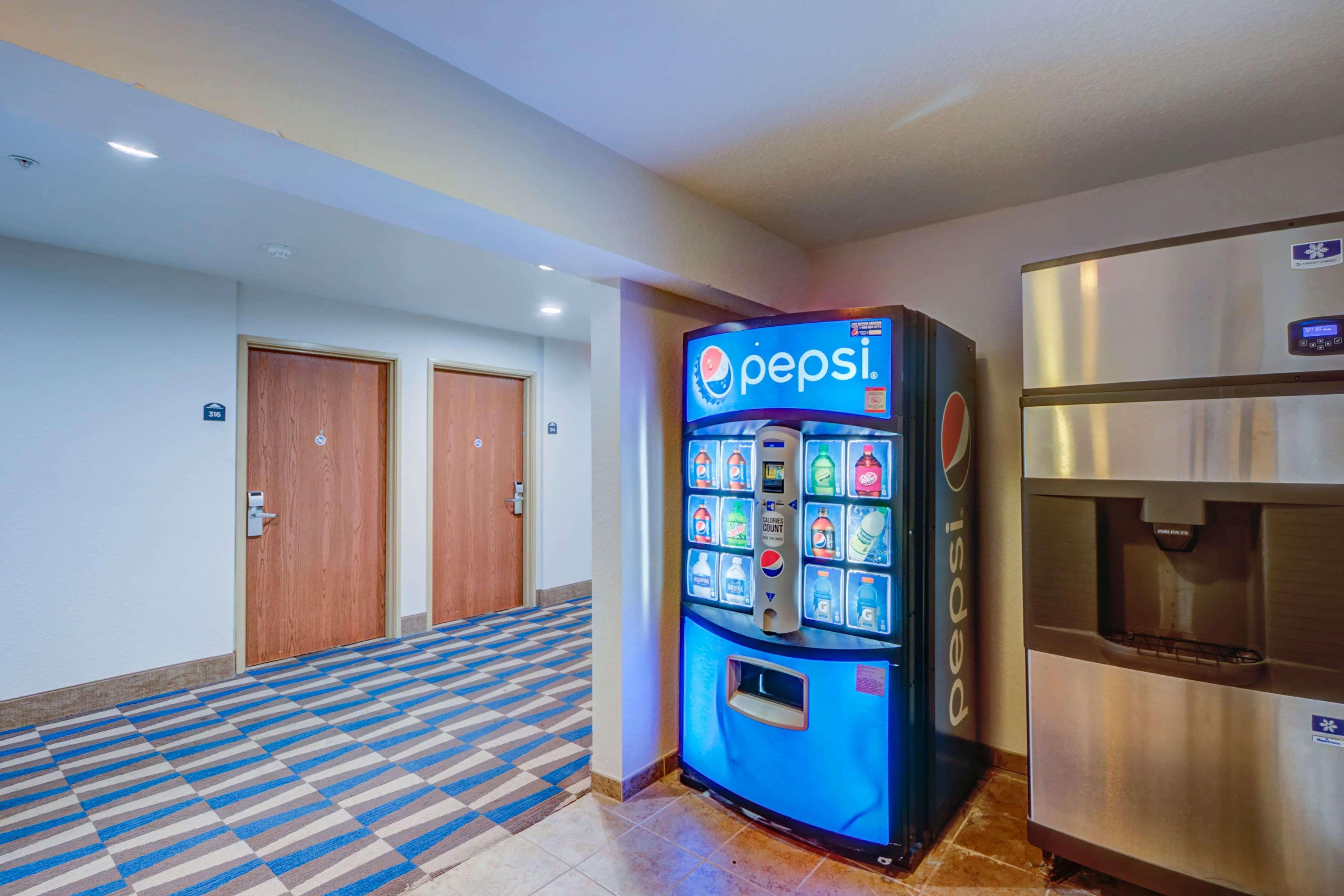Microtel Inn And Suites - Zephyrhills Extérieur photo