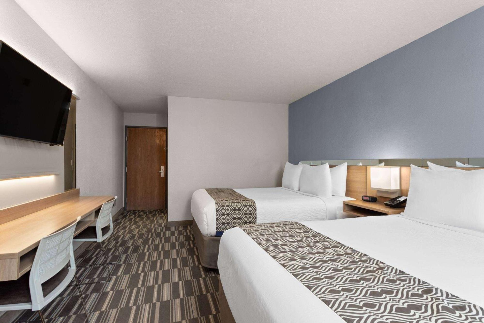 Microtel Inn And Suites - Zephyrhills Extérieur photo